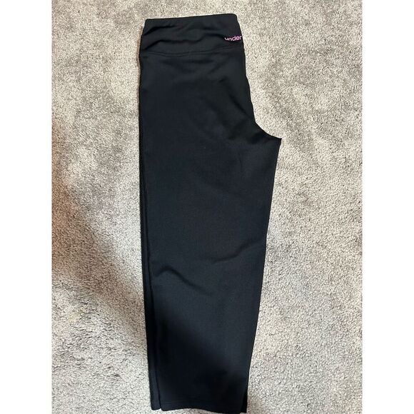 ☘️☘️☘️Under Armour Girls' XL Black Capri Leggings Activewear Sports☘️☘️☘️ - Picture 2 of 10